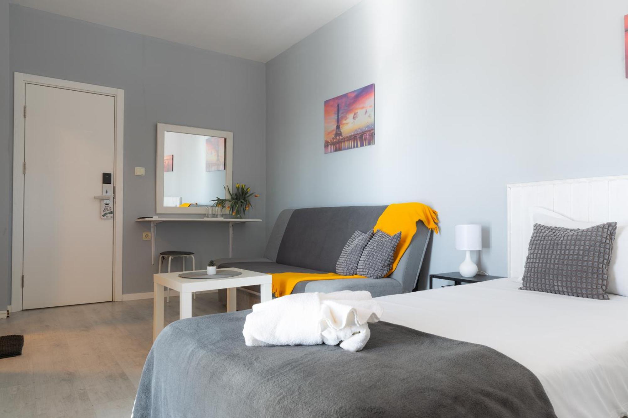 La Piazza Hotel Sjumen Eksteriør billede